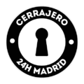 Cerrajero urgente en Madrid abriendo puerta blindada a domicilio
